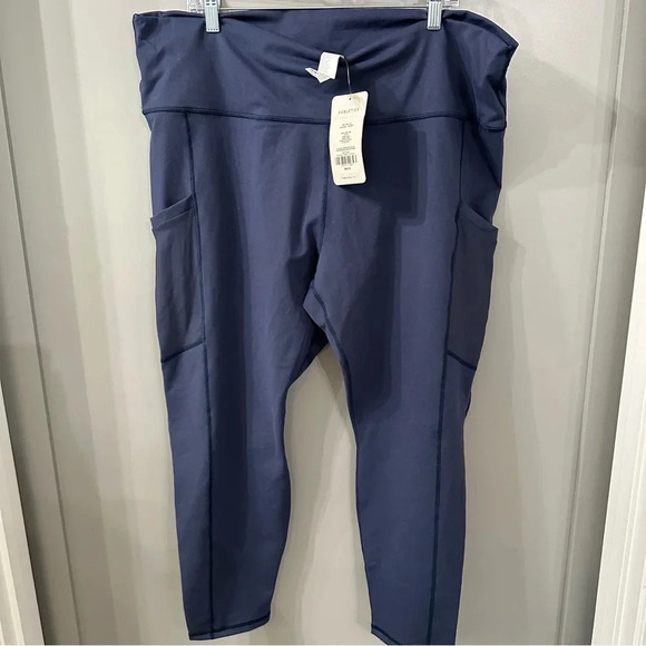 NWT Fabletics On The Go PowerHold High Waisted Leggings 4X Short Navy Blue - Picture 2 of 4